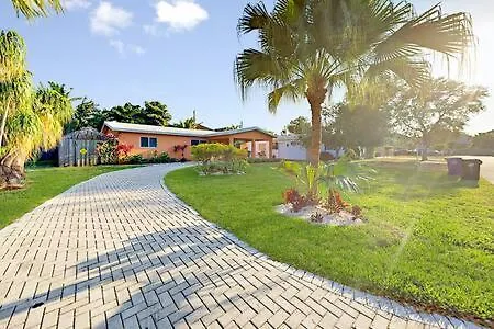 Hidden Gem Vacation Villa W Private Pool & Tikihut